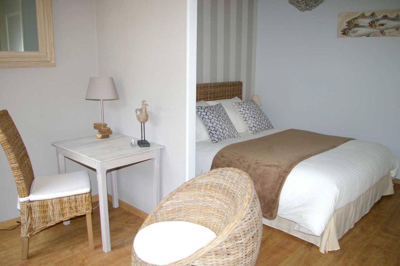 Le Colombier Bretagne Bed & Breakfast Louannec Bagian luar foto