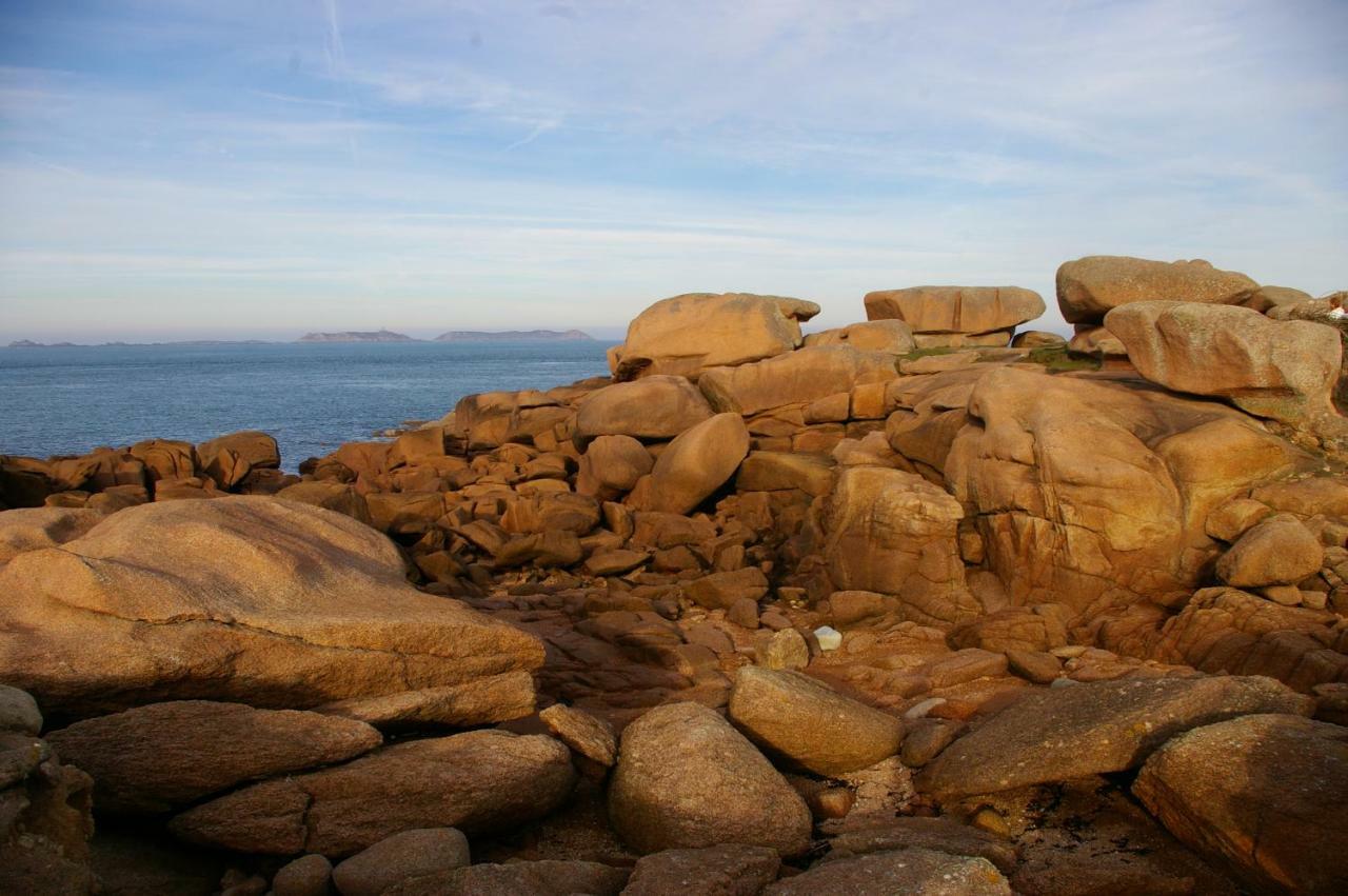 Le Colombier Bretagne Bed & Breakfast Louannec Bagian luar foto